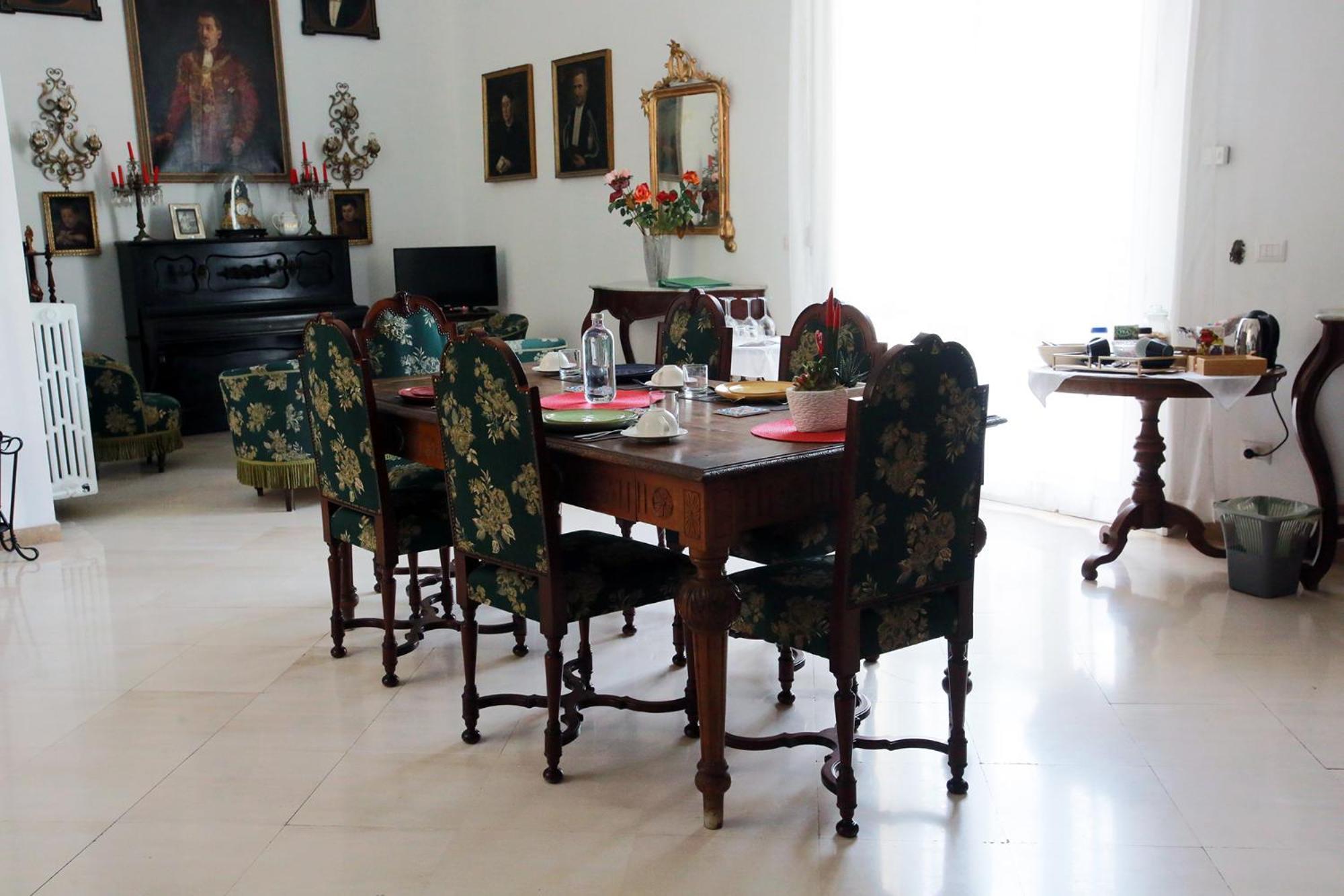 B&B Palazzo Sambiasi Lecce Cameră foto